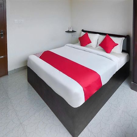 Oyo 49244 Green Castle Residency Nedumkandam Bagian luar foto