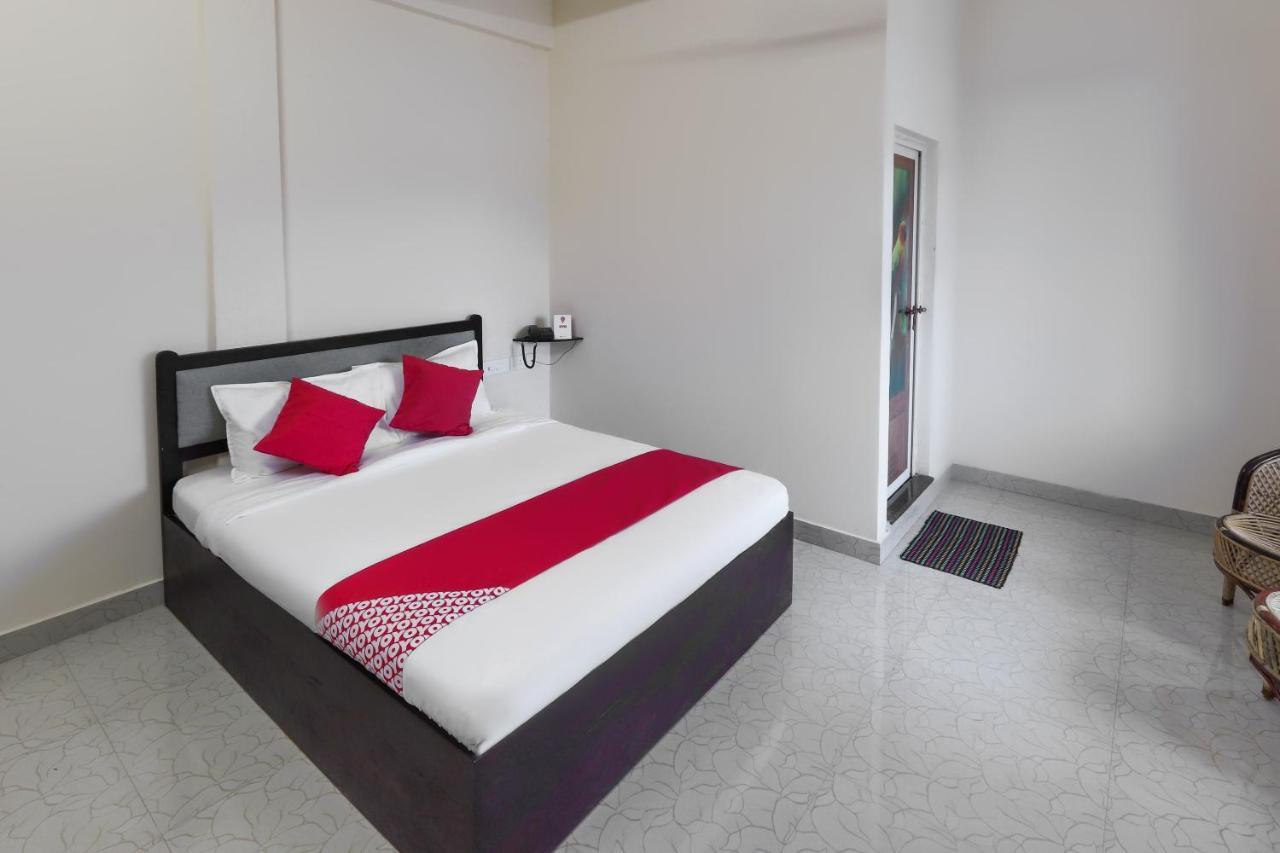 Oyo 49244 Green Castle Residency Nedumkandam Bagian luar foto