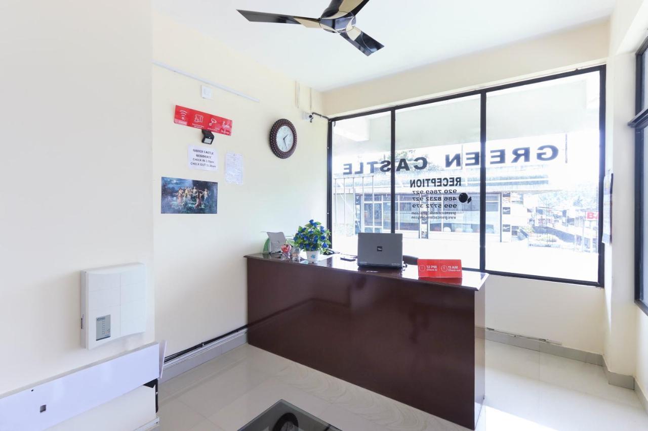 Oyo 49244 Green Castle Residency Nedumkandam Bagian luar foto