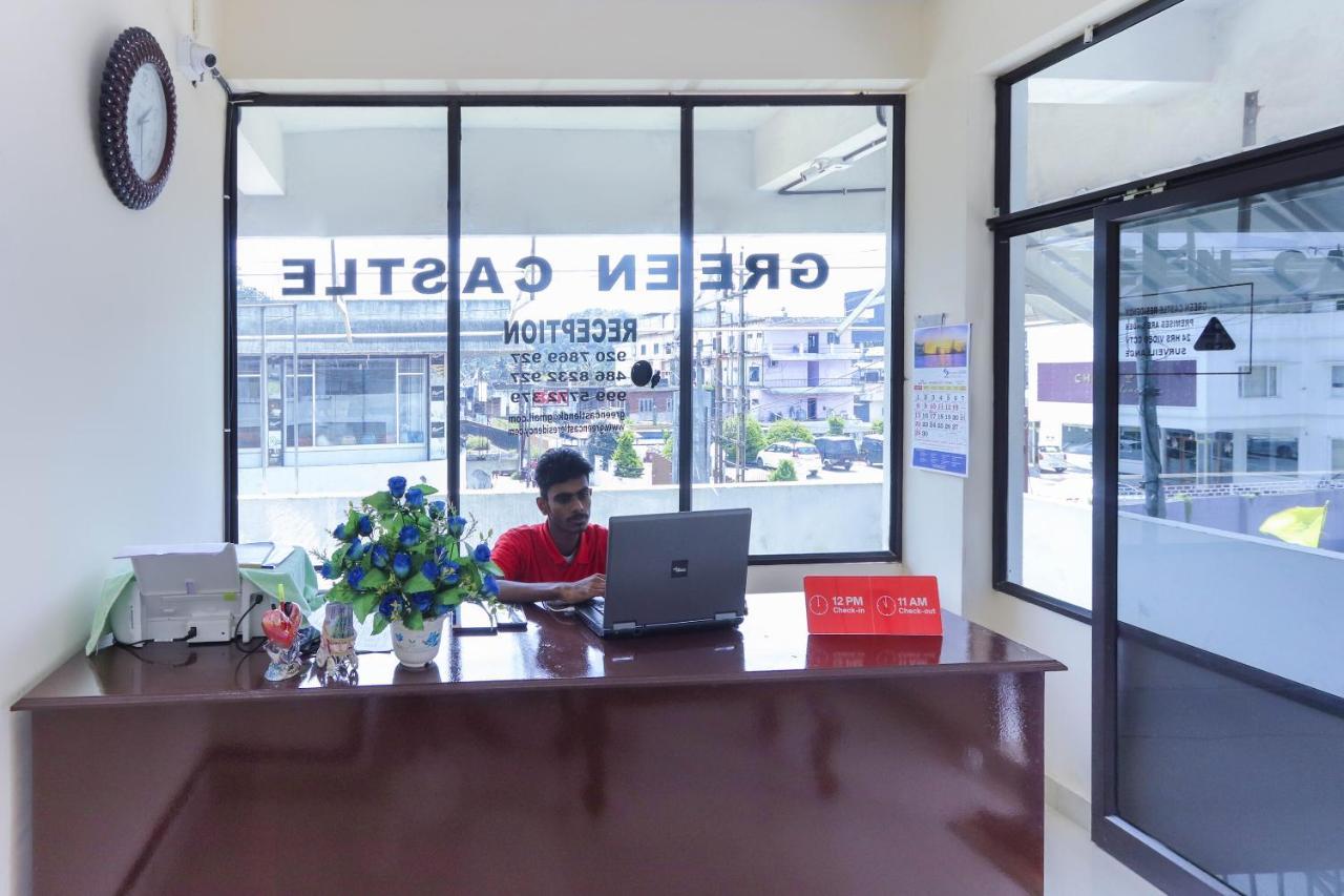Oyo 49244 Green Castle Residency Nedumkandam Bagian luar foto